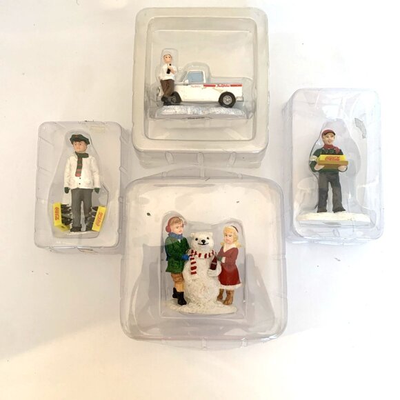 4 Coca Cola Town Square Figurines True Value Truck Snowbear & 2 Delivery Men Vtg - Picture 2 of 16